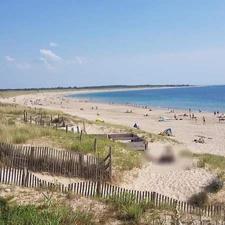 Campsite Seaside Campground: Beachside Comfort With Bikes La Cotiniere