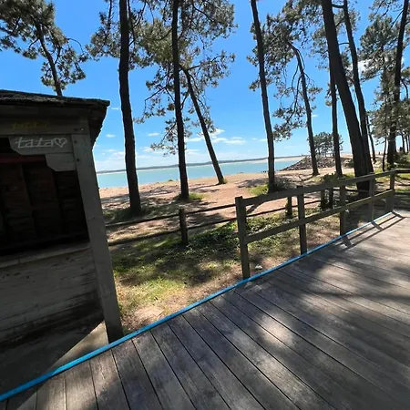 Campsite Seaside Campground: Beachside Comfort With Bikes La Cotiniere